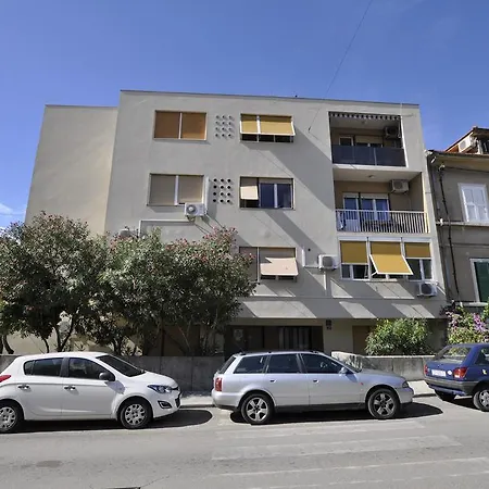 Apartamento Rajna *