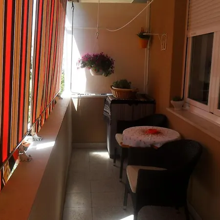 شقة Rajna سبليت